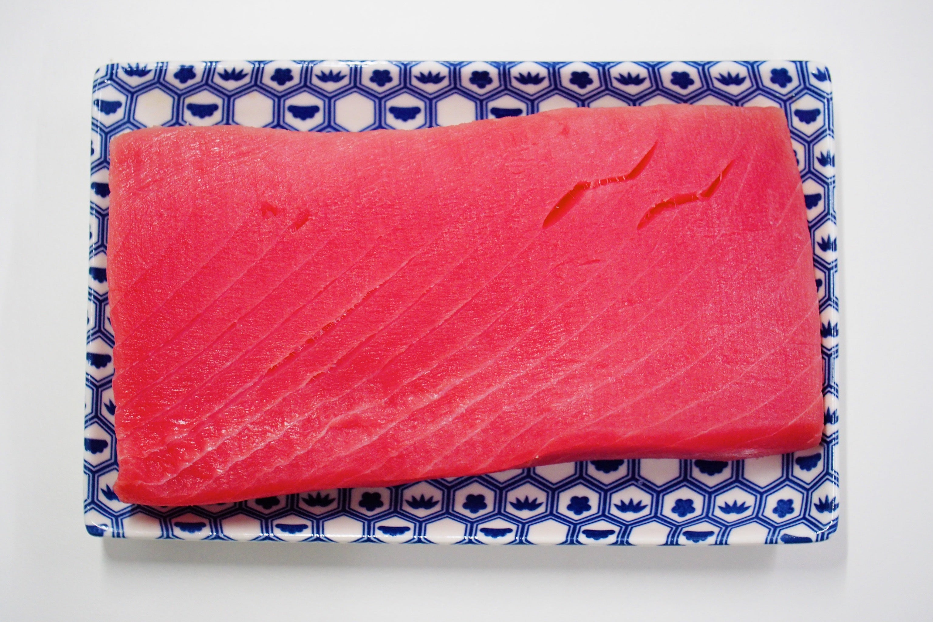 Maguro (Tuna) Sashimi grade / 鮪 Zairyo