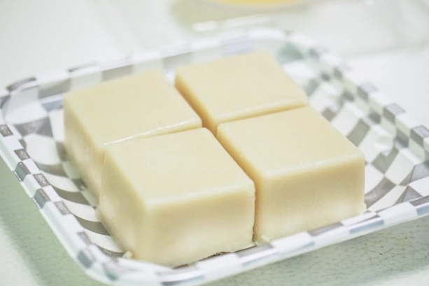 Goma Tofu (Sesame Tofu) (4PC) / ごま豆腐